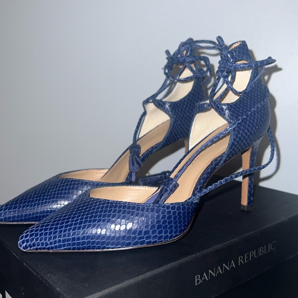 Banana Republic Navy Heels